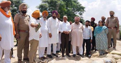 Capture-1-1 ਹੜ੍ਹ ਪੀੜਤਾਂ ਦੀ ਮੱਦਦ ਲਈ ਵਚਨਬੱਧ ਪੰਜਾਬ ਸਰਕਾਰ: ਜਲ ਸਰੋਤ ਮੰਤਰੀ ਬਰਿੰਦਰ ਕੁਮਾਰ ਗੋਇਲ