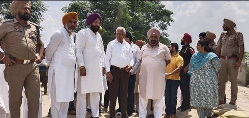 Capture-2-1 ਹੜ੍ਹ ਪੀੜਤਾਂ ਦੀ ਮੱਦਦ ਲਈ ਵਚਨਬੱਧ ਪੰਜਾਬ ਸਰਕਾਰ: ਜਲ ਸਰੋਤ ਮੰਤਰੀ ਬਰਿੰਦਰ ਕੁਮਾਰ ਗੋਇਲ