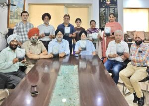 IMG-20250804-WA0079-300x213 ਪਰਵਾਸੀ ਸਾਹਿਤ ਅਧਿਐਨ ਕੇਂਦਰ ਵੱਲੋਂ ਅਮਜਦ ਆਰਫ਼ੀ ਦਾ ਗ਼ਜ਼ਲ ਸੰਗ੍ਰਹਿ ‘ਰਮਜ਼ਾਂ ਚੁੱਪ ਦੀਆਂ’ ਲੋਕ ਅਰਪਨ