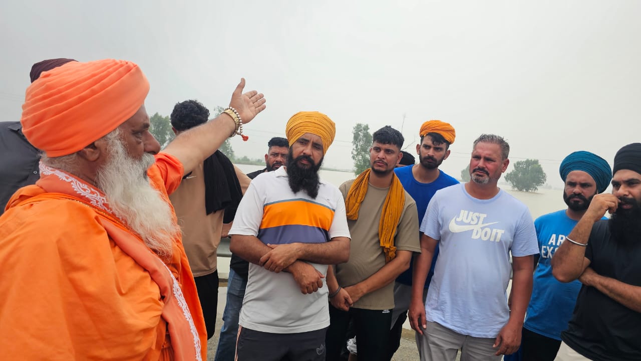 Pic-1-1 ਰਾਜ ਸਭਾ ਮੈਂਬਰ ਸੰਤ ਸੀਚੇਵਾਲ ਨੇ ਪ੍ਰਧਾਨ ਮੰਤਰੀ ਨੂੰ ਪੱਤਰ ਲਿਖਕੇ ਹੜ੍ਹਾਂ ਨੂੰ ਕੌਮੀ ਆਫ਼ਤ ਐਲਾਨਣ ਦੀ ਕੀਤੀ ਮੰਗ