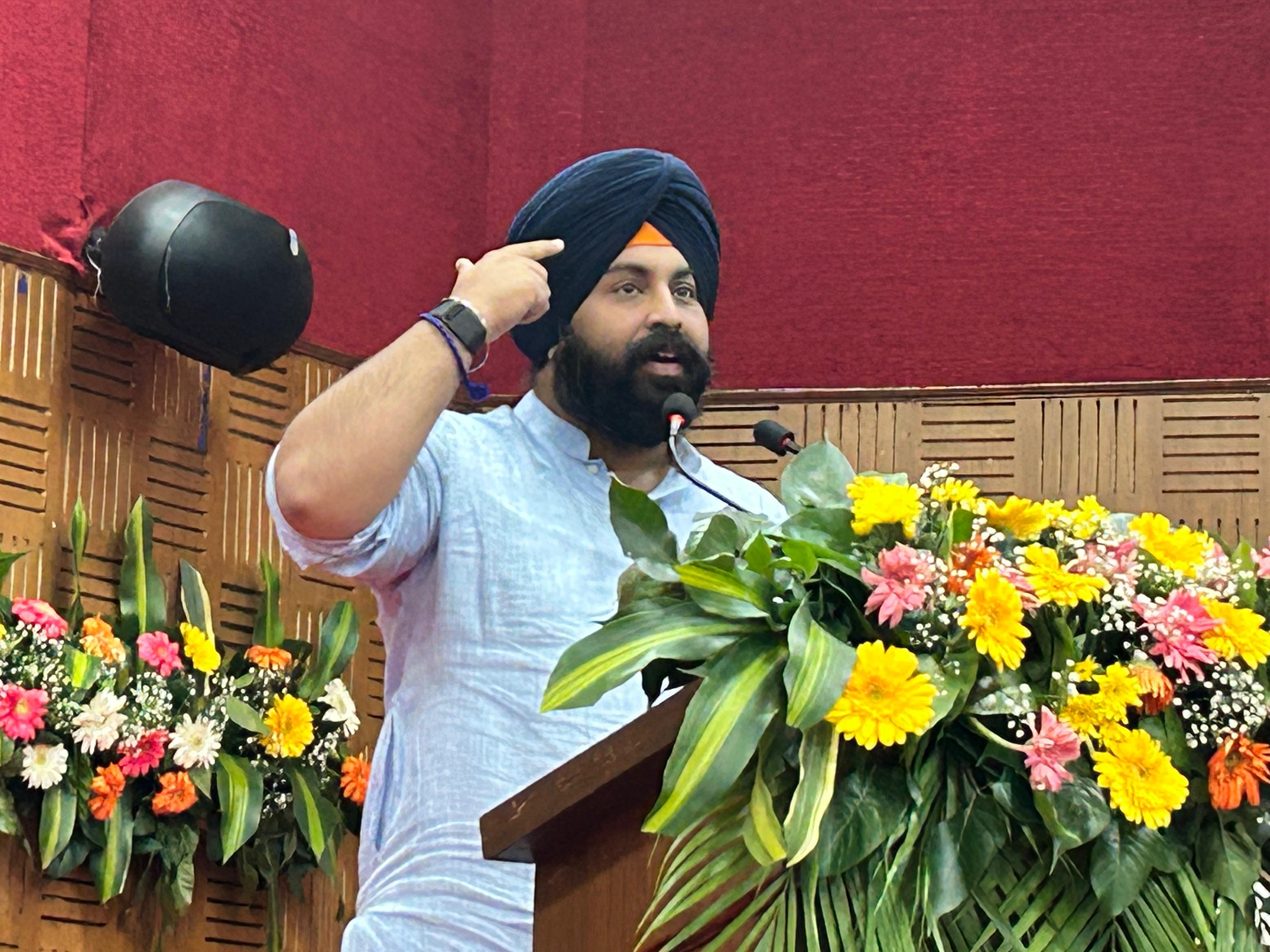 Pic-11-1 ਪੰਜਾਬ ਸਕੂਲਾਂ ਵਿੱਚ “ਉੱਦਮਤਾ” ਨੂੰ ਮੁੱਖ ਵਿਸ਼ੇ ਵਜੋਂ ਸ਼ਾਮਲ ਕਰਨ ਵਾਲਾ ਪਹਿਲਾ ਸੂਬਾ ਬਣਿਆ