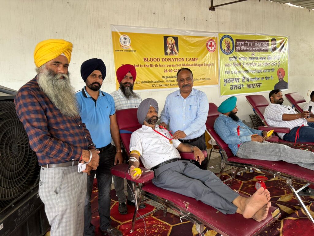 28-Sept-PN-3-blood-donate-ajnala-1024x768 ਹੜ ਪ੍ਰਭਾਵਿਤ ਇਲਾਕੇ ਵਿੱਚ ਰੈਡ ਕ੍ਰਾਸ ਨੇ ਸ਼ਹੀਦ ਭਗਤ ਸਿੰਘ ਦੇ ਜਨਮ ਦਿਹਾੜੇ ਸਬੰਧੀ ਲਗਾਇਆ ਖੂਨਦਾਨ ਦਾ ਕੈਂਪ