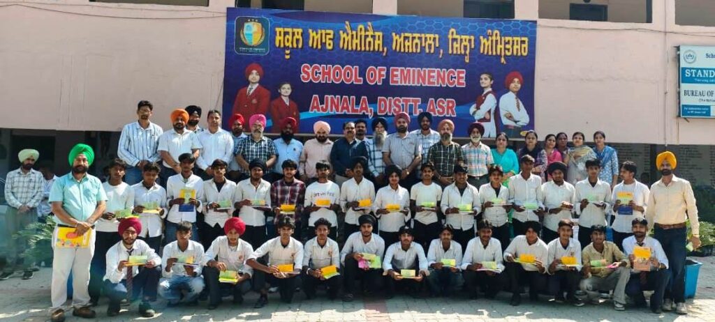 28-Sept-PN-5-school-of-eminannce-1-1024x462 ਸਾਂਝੇ ਉਪਰਾਲੇ ਤਹਿਤ ਲੈਕਚਰਾਰ ਕੇਡਰ ਯੂਨੀਅਨ ਪੰਜਾਬ ਨੇ ਸਕੂਲ ਵਿਦਿਆਰਥੀਆਂ ਨੂੰ ਦਿੱਤੀ ਨਗਦ ਸਹਾਇਤਾ ਰਾਸ਼ੀ