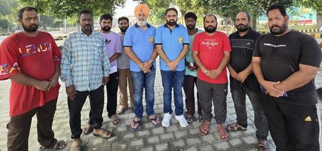 4-10 ਦੁਬਈ ਤੋਂ ਡੀਪੋਰਟ ਕੀਤੇ 8 ਨੌਜਵਾਨਾਂ ਨੂੰ ਡਾ.ਉਬਰਾਏ ਨੇ ਘਰੀਂ ਪਹੁੰਚਾਇਆ