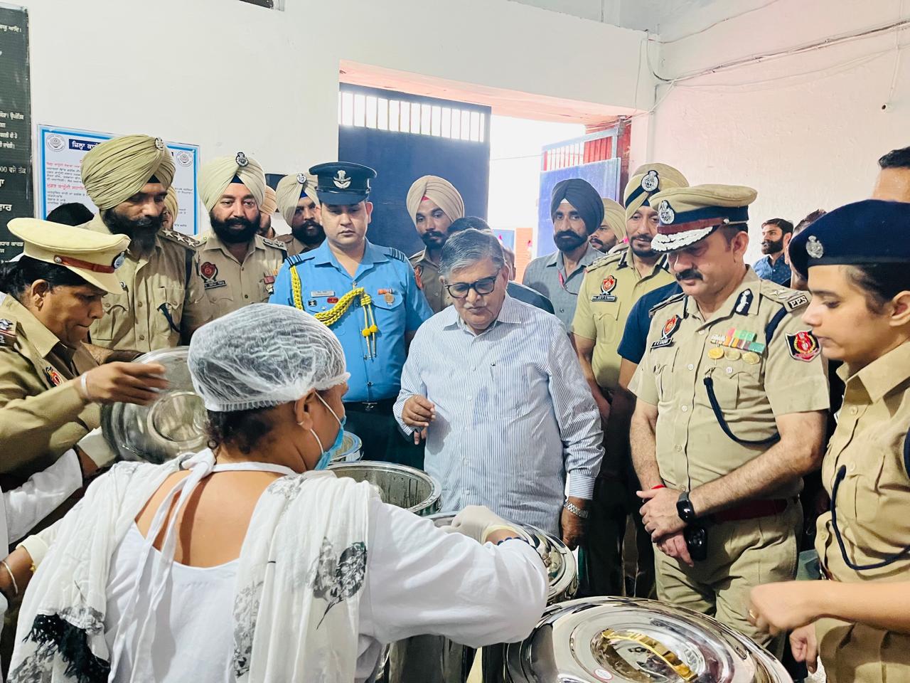 WhatsApp-Image-2025-09-01-at-2.31.10-PM *ਪੰਜਾਬ ਦੇ ਰਾਜਪਾਲ ਨੇ ਜਨਾਨਾ ਜੇਲ੍ਹ ਲੁਧਿਆਣਾ ਦਾ ਕੀਤਾ ਨਰੀਖਣ*