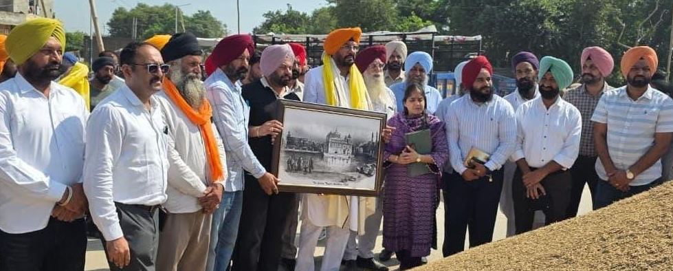 Capture-4 ਕੁਦਰਤੀ ਕਰੋਪੀ ਹੜ੍ਹਾਂ ਦੇ ਝੰਭੇ ਕਿਸਾਨਾਂ ਨੂੰ ਮੰਡੀਆਂ ‘ਚ ਝੋਨਾ ਵੇਚਣ ਮੌਕੇ ਕੋਈ ਦਿੱਕਤ ਨਹੀਂ ਆਉਣ ਦਿੱਤੀ ਜਾਵੇਗੀ -  ਧਾਲੀਵਾਲ