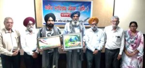 ph27-oct-300x142 ਸਕੇਪ ਸਾਹਿਤਕ ਸੰਸਥਾ ਫਗਵਾੜਾ ਵੱਲੋਂ ਕਰਮਜੀਤ ਸਿੰਘ ਸੰਧੂ ਅਤੇ ਗੁਰਮੁੱਖ ਲੋਕਪ੍ਰੇਮੀ  ਨਾਲ਼ ਰੂਬਰੂ ਦਾ ਆਯੋਜਨ