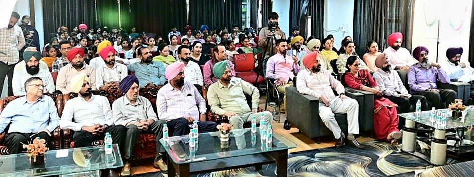 11 ਮੋਗਾ ਜਿਲ੍ਹੇ ਦੇ ਜੰਮਪਲ ਚਮਤਕਾਰੀ ਯੁਗਪੁਰਸ਼ ਅਤੇ ਮਹਾਨ ਵਿਗਿਆਨੀ ਡਾ ਨਰਿੰਦਰ ਕਪਾਨੀ ਦਾ ਮਨਾਇਆ 99 ਵਾਂ ਜਨਮ ਦਿਵਸ