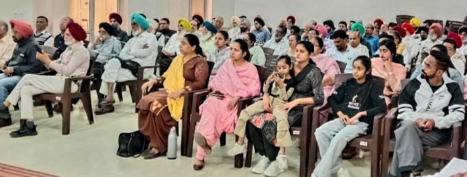 Capture-13 ਪਹਿਲਾ ਜੇ ਸੀ ਪਰਿੰਦਾ ਪੁਰਸਕਾਰ -ਕਾ. ਜਰਨੈਲ ਭਾਈਰੂਪਾ ਨੂੰ ਦਿੱਤਾ ਗਿਆ