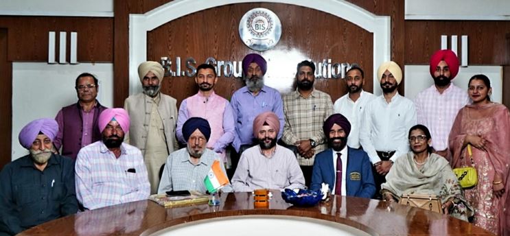 Capture-2 ਮੋਗਾ ਜਿਲ੍ਹੇ ਦੇ ਜੰਮਪਲ ਚਮਤਕਾਰੀ ਯੁਗਪੁਰਸ਼ ਅਤੇ ਮਹਾਨ ਵਿਗਿਆਨੀ ਡਾ ਨਰਿੰਦਰ ਕਪਾਨੀ ਦਾ ਮਨਾਇਆ 99 ਵਾਂ ਜਨਮ ਦਿਵਸ