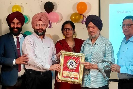 Capture ਮੋਗਾ ਜਿਲ੍ਹੇ ਦੇ ਜੰਮਪਲ ਚਮਤਕਾਰੀ ਯੁਗਪੁਰਸ਼ ਅਤੇ ਮਹਾਨ ਵਿਗਿਆਨੀ ਡਾ ਨਰਿੰਦਰ ਕਪਾਨੀ ਦਾ ਮਨਾਇਆ 99 ਵਾਂ ਜਨਮ ਦਿਵਸ