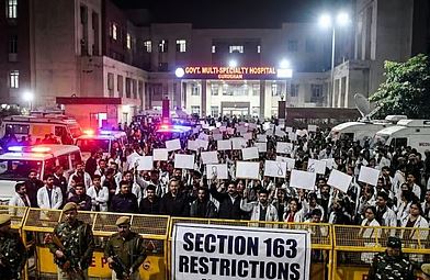 strike ਪ੍ਰਦਰਸ਼ਨ ਕਰ ਰਹੇ ਡਾਕਟਰਾਂ  ਦੀ ਹੜਤਾਲ 'ਤੇ 6 ਮਹੀਨੇ ਲਈ ਲੱਗੀ ਰੋਕ