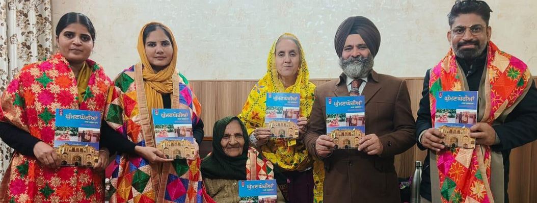 darshan-singh-asht-book ਡਾ. ਦਰਸ਼ਨ ਸਿੰਘ ‘ਆਸ਼ਟ* ਦਾ ਬਾਲ—ਸਫ਼ਰਨਾਮਾ ‘ਘੁੰਮਣਘੇਰੀਆਂ' ਦਾ ਲੋਕ—ਅਰਪਣ