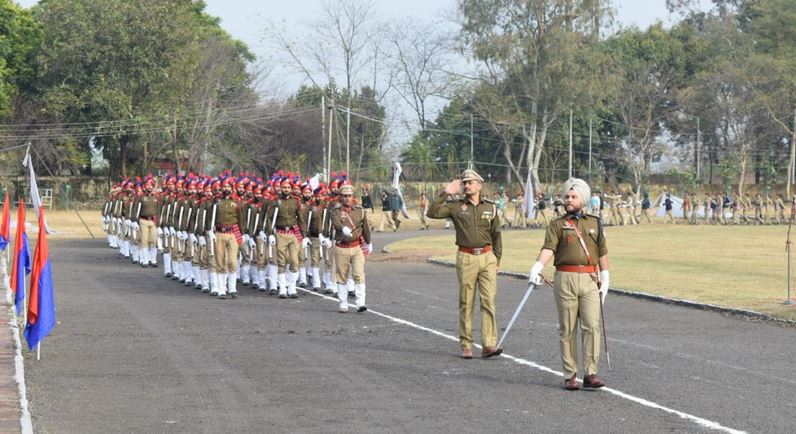 parade ਡਿਪਟੀ ਕਮਿਸ਼ਨਰ ਕੋਮਲ ਮਿੱਤਲ ਅਤੇ ਐਸ ਐਸ ਪੀ ਹਰਮਨਦੀਪ ਸਿੰਘ ਹਾਂਸ ਵੱਲੋਂ ਗਣਤੰਤਰ ਦਿਵਸ ਦੀ ਫਾਈਨਲ ਰਿਹਰਸਲ ਦਾ ਨਿਰੀਖਣ