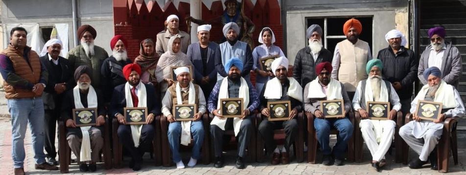 awarded ਭਗਤ ਗੁਰੂ ਰਵਿਦਾਸ ਜੀ ਦਾ 649ਵਾਂ ਜਨਮ ਉਤਸਵ ਬਾਬਾ ਬੰਦਾ ਸਿੰਘ ਬਹਾਦਰ ਭਵਨ ਰਕਬਾ ਵਿਖੇ ਪੂਰਨ ਸ਼ਰਧਾ ਸਤਿਕਾਰ ਨਾਲ ਮਨਾਇਆ