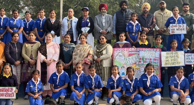 group-3 ਮਾਡਲ ਸਕੂਲ  ਪੰਜਾਬੀ ਯੂਨੀਵਰਸਿਟੀ ਪਟਿਆਲਾ ਵਿਖੇ ਡਾ. ਦਰਸ਼ਨ ਸਿੰਘ ਆਸ਼ਟ ਦਾ ਅੰਤਰਰਾਸ਼ਟਰੀ ਮਾਤ - ਭਾਸ਼ਾ ਦਿਵਸ 'ਤੇ ਵਿਸ਼ੇਸ਼ ਭਾਸ਼ਣ