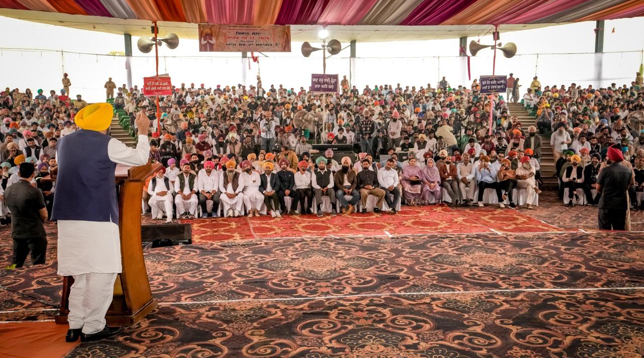 AI-Kranti-2 ਭਗਵੰਤ ਮਾਨ ਸਰਕਾਰ ਦੀ ਅਗਵਾਈ ਹੇਠ ‘ਏ.ਆਈ. ਕ੍ਰਾਂਤੀ’ ਕਿਸਾਨਾਂ ਦੀ ਆਮਦਨ ਵਿੱਚ ਵਾਧਾ ਕਰਕੇ ਪੰਜਾਬ ਦੇ ਭਵਿੱਖ ਨੂੰ ਸੁਰੱਖਿਅਤ ਕਰੇਗੀ