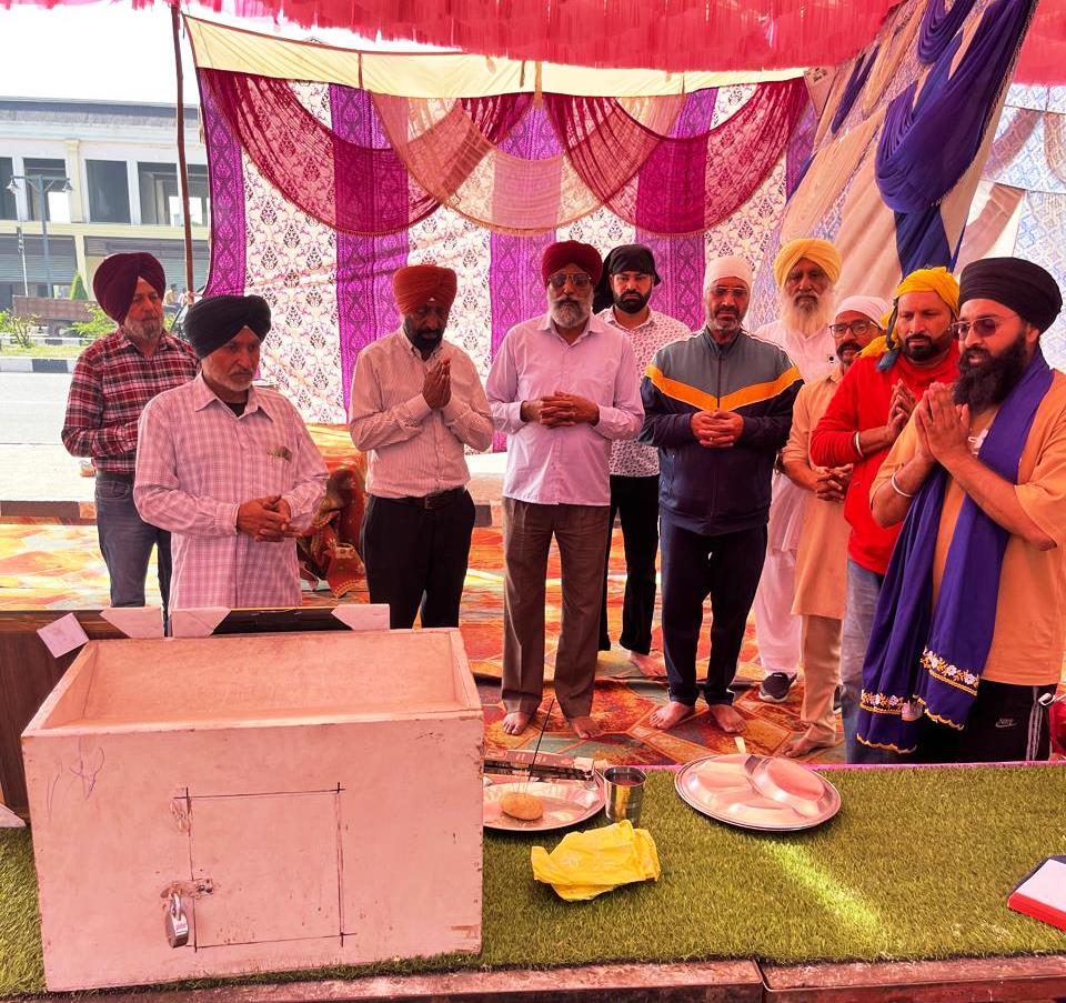 pic ਹੋਲਾ ਮੁਹੱਲਾ ਸੰਗਤਾਂ ਲਈ ਪਲਾਹੀ ਵਿਖੇ ਲੰਗਰ ਆਰੰਭ