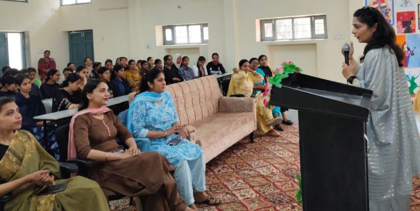 teach ਯੂਨੀਵਰਸਿਟੀ ਕਾਲਜ ਜੰਡਿਆਲਾ ਵਿਖੇ ਕੌਮਾਂਤਰੀ ਮਹਿਲਾ ਦਿਵਸ ਤੇ ਸੈਮੀਨਾਰ