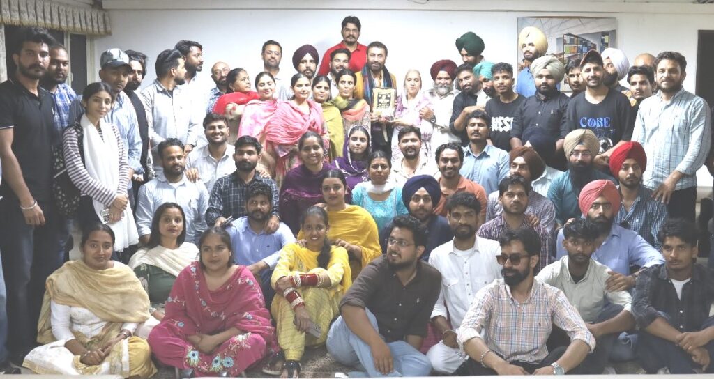 IMG-20260407-WA0362-1024x544 ਪੰਜਾਬੀ ਯੂਨੀਵਰਸਿਟੀ ਪਟਿਆਲਾ ਵਿਖੇ ਪੰਜਰੋਜ਼ਾ ਸਾਹਿਤ ਉਤਸਵ ਦੌਰਾਨ ਦੇਬੀ ਮਖ਼ਸੂਸਪੁਰੀ ਦੀ ਸਾਹਿਤਕ ਗਾਇਕੀ ਨੇ ਕੀਲੇ ਸ੍ਰੋਤੇ