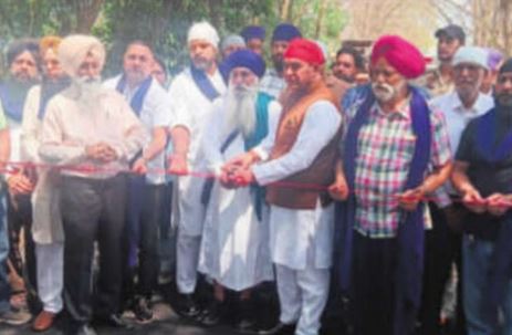 picture ਢੱਕ ਪਲਾਹੀ ਜਾਣ ਵਾਲੀ ਸੜਕ ਦੀ ਉਸਾਰੀ ਸ਼ੁਰੂ