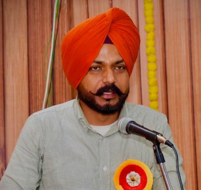 1001650563 ਮਹਿੰਦਰ ਸਾਥੀ ਮੰਚ ਵੱਲੋਂ ਕਵਿਤਰੀ ਰੂਹੀ ਸਿੰਘ ਅਤੇ ਕਹਾਣੀਕਾਰ ਅਲਫਾਜ਼ ਨੂੰ ਕੀਤਾ ਜਾਵੇਗਾ ਸਨਮਾਨਿਤ