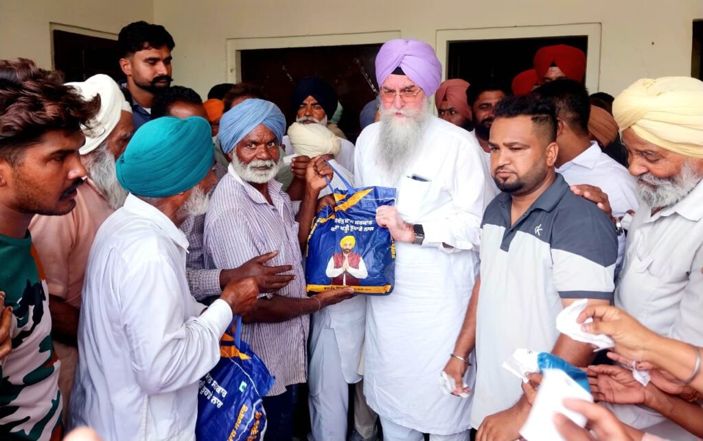 WhatsApp-Image-2026-07-14-at-3.36.42-PM-1-1024x643 ਸਪੀਕਰ ਸ. ਸੰਧਵਾਂ ਨੇ ਪਿੰਡ ਧੂੜਕੋਟ ਅਤੇ ਪਿੰਡ ਮੰਡਵਾਲਾ ਵਿਖੇ ਲੋਕ ਮਿਲਣੀ ਕਰਕੇ ਸੁਣੀਆਂ ਲੋਕਾਂ ਦੀਆਂ ਸਮੱਸਿਆਵਾਂ