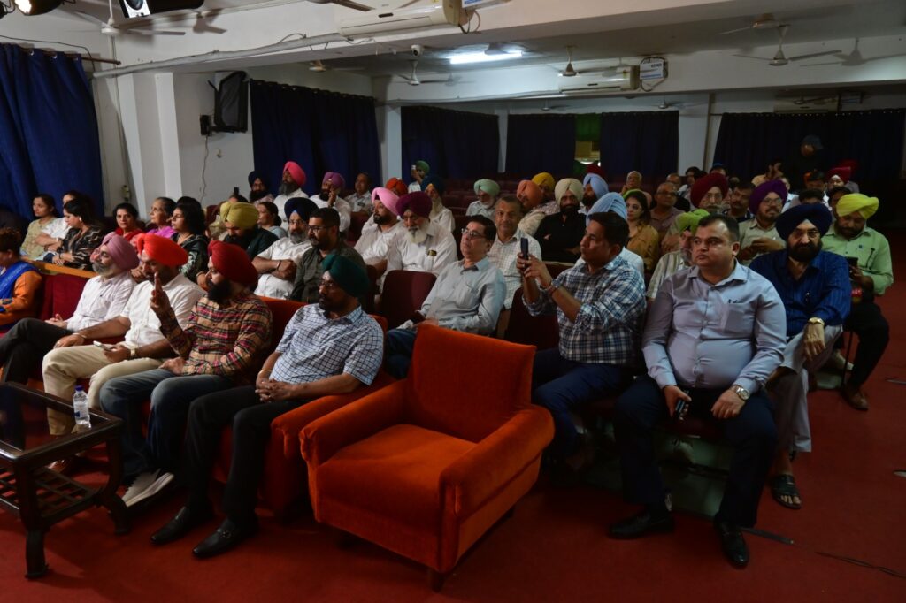 WhatsApp-Image-2026-07-24-at-4.25.53-PM-1024x682 ਮੋਹਾਲੀ ਪ੍ਰੈਸ ਕਲੱਬ ਦੀ ਨਵੀਂ ਚੁਣੀ ਟੀਮ ਦਾ 27ਵਾਂ ਅਹੁਦਾ ਸੰਭਾਲ ਸਮਾਗਮ ਸੰਪੰਨ