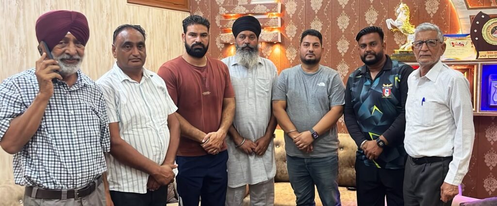 photo2apalahi-1-1024x425 ਆਮ ਆਦਮੀ ਪਾਰਟੀ ਦਾ ਬਲਾਕ ਪ੍ਰਧਾਨ ਬਣਨ ’ਤੇ ਨੰਬਰਦਾਰ ਸੁਰਜਨ ਸਿੰਘ ਸੱਲ ਨੂੰ ਦਿੱਤੀ ਵਧਾਈ