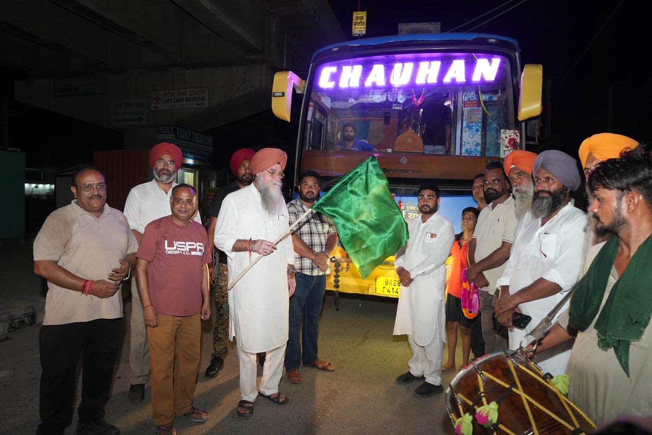 2 ਸਪੀਕਰ ਸੰਧਵਾਂ ਨੇ ਮੁੱਖ ਮੰਤਰੀ ਤੀਰਥ ਯਾਤਰਾ ਯੋਜਨਾ ਤਹਿਤ ਖਾਟੂ ਸ਼ਿਆਮ ਅਤੇ ਸਾਲਾਸਰ ਬਾਲਾਜੀ ਲਈ  ਬੱਸ ਨੂੰ ਦਿਖਾਈ ਹਰੀ ਝੰਡੀ 