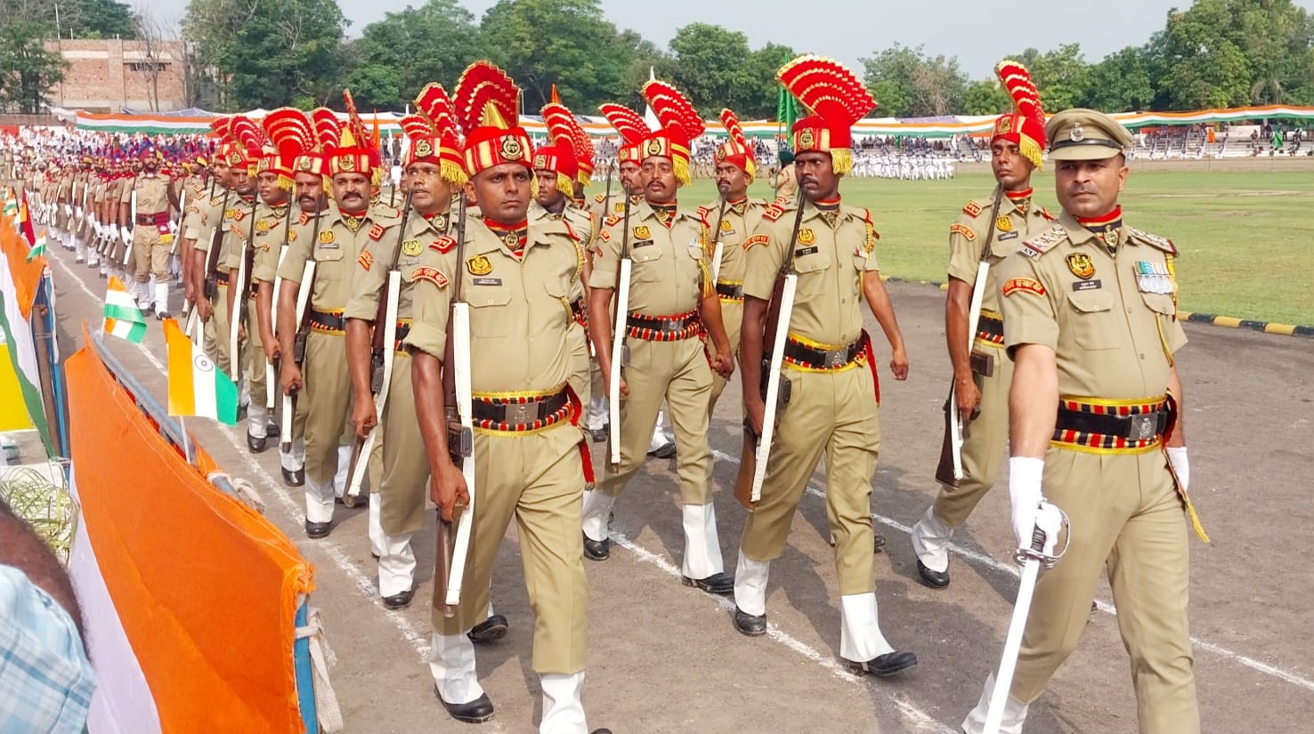280614 80ਵੇ ਆਜ਼ਾਦੀ ਦਿਹਾੜੇ ਤੇ ਫ਼ਰੀਦਕੋਟ ਵਿਖੇ ਡਿਪਟੀ ਕਮਿਸ਼ਨਰ ਫਰੀਦਕੋਟ ਨੇ ਲਹਿਰਾਇਆ ਤਿਰੰਗਾ ਝੰਡਾ