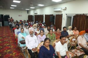 1000088006-300x200 ਭਾਸ਼ਾ ਵਿਭਾਗ ਪੰਜਾਬ ਵੱਲੋਂ ਰਾਜ ਪੱਧਰੀ ਕਵੀ ਦਰਬਾਰ ਦਾ ਆਯੋਜਨ ਪੰਜਾਬੀ ਕਵਿਤਾ ਦੀ ਹਰ ਵੰਨਗੀ ਨੇ ਬਣਾਇਆ ਕਵੀ ਦਰਬਾਰ ਸਫ਼ਲ