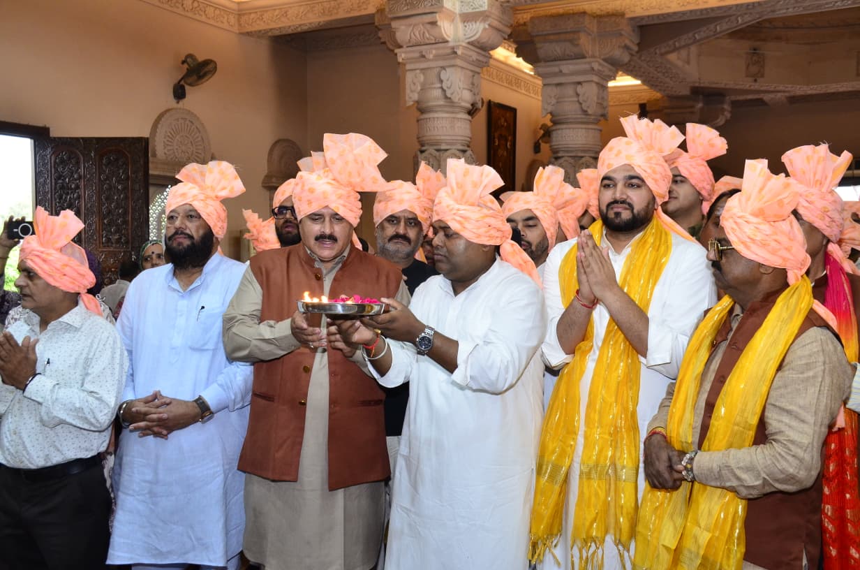 3 "ਓਮ ਜੈ ਜਗਦੀਸ਼ ਹਰੇ" ਆਰਤੀ ਦੀ ਰਚਨਾ ਕਰਨ ਵਾਲੇ ਪੰਡਿਤ ਸ਼ਰਧਾ ਰਾਮ ਫਿਲੌਰੀ ਜੀ ਦਾ 189ਵਾਂ ਜਨਮ ਉਤਸਵ 7 ਮੰਦਰਾਂ ਵਿੱਚ ਆਰਤੀ ਕਰਕੇ ਅਤੇ ਪ੍ਰਭੂ ਅੱਗੇ ਪੰਜਾਬ ਦੀ ਸੁੱਖ, ਸ਼ਾਂਤੀ, ਖੁਸ਼ਹਾਲੀ ਅਤੇ ਸਦਭਾਵਨਾ ਦੀ ਅਰਦਾਸ ਕਰਕੇ ਮਨਾਇਆ