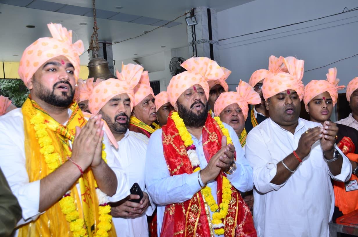4 "ਓਮ ਜੈ ਜਗਦੀਸ਼ ਹਰੇ" ਆਰਤੀ ਦੀ ਰਚਨਾ ਕਰਨ ਵਾਲੇ ਪੰਡਿਤ ਸ਼ਰਧਾ ਰਾਮ ਫਿਲੌਰੀ ਜੀ ਦਾ 189ਵਾਂ ਜਨਮ ਉਤਸਵ 7 ਮੰਦਰਾਂ ਵਿੱਚ ਆਰਤੀ ਕਰਕੇ ਅਤੇ ਪ੍ਰਭੂ ਅੱਗੇ ਪੰਜਾਬ ਦੀ ਸੁੱਖ, ਸ਼ਾਂਤੀ, ਖੁਸ਼ਹਾਲੀ ਅਤੇ ਸਦਭਾਵਨਾ ਦੀ ਅਰਦਾਸ ਕਰਕੇ ਮਨਾਇਆ