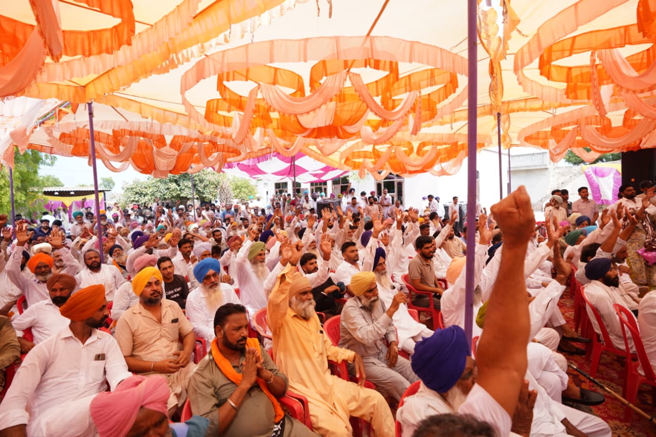 WhatsApp-Image-2026-09-14-at-5.23.10-PM-1 ਸੁਖਬੀਰ ਸਿੰਘ ਬਾਦਲ ਨੇ ਗਿੱਦੜਬਾਹਾ ਵਿਚ ਗੜ੍ਹੇਮਾਰੀ ਕਾਰਨ ਪ੍ਰਭਾਵਤ ਹੋਏ 300 ਕਿਸਾਨਾਂ ਤੇ ਖੇਤ ਮਜ਼ਦੂਰਾਂ ਦੇ ਪਰਿਵਾਰਾਂ ਨੂੰ 1000 ਕੁਇੰਟਲ ਕਣਕ ਵੰਡੀ
