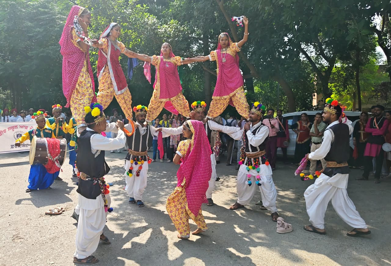 WhatsApp-Image-2026-09-20-at-1.04.50-PM ਵਿਰਾਸਤੀ ਰੰਗ ਬਿਖੇਰਦਾ ਕਾਫਲਾ ਕਿਲ੍ਹਾ ਮੁਬਾਰਕ ਤੋਂ ਸ਼ੁਰੂ ਹੋ ਕੇ ਦਰਬਾਰ ਗੰਜ ਪੁੱਜਿਆ