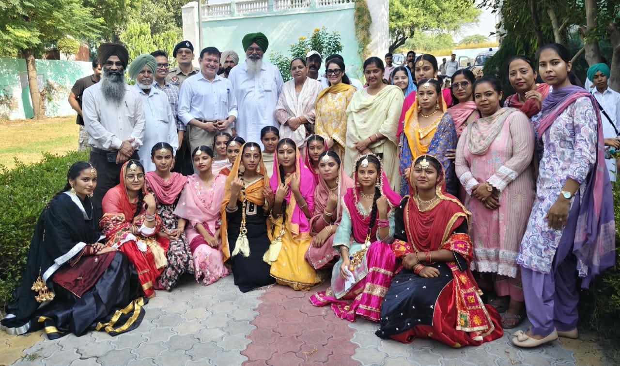 WhatsApp-Image-2026-09-20-at-1.07.12-PM ਵਿਰਾਸਤੀ ਰੰਗ ਬਿਖੇਰਦਾ ਕਾਫਲਾ ਕਿਲ੍ਹਾ ਮੁਬਾਰਕ ਤੋਂ ਸ਼ੁਰੂ ਹੋ ਕੇ ਦਰਬਾਰ ਗੰਜ ਪੁੱਜਿਆ