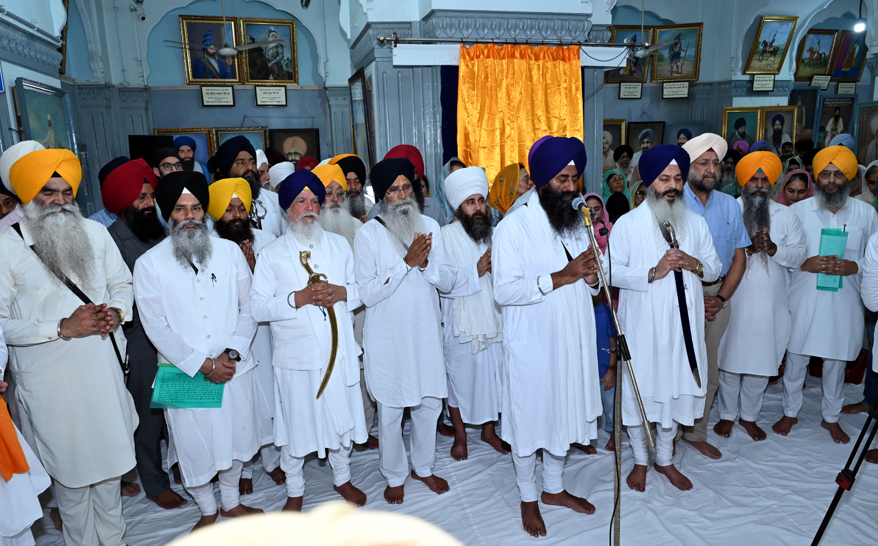 004.JPG ਕੇਂਦਰੀ ਸਿੱਖ ਅਜਾਇਬ ਘਰ ’ਚ ਜਸਟਿਸ ਕੁਲਦੀਪ ਸਿੰਘ, ਸ. ਗਜਿੰਦਰ ਸਿੰਘ ਤੇ ਸ਼ਹੀਦ ਭਾਈ ਗੁਰਦੇਵ ਸਿੰਘ ਦੀਆਂ ਤਸਵੀਰਾਂ ਸੁਸ਼ੋਭਿਤ