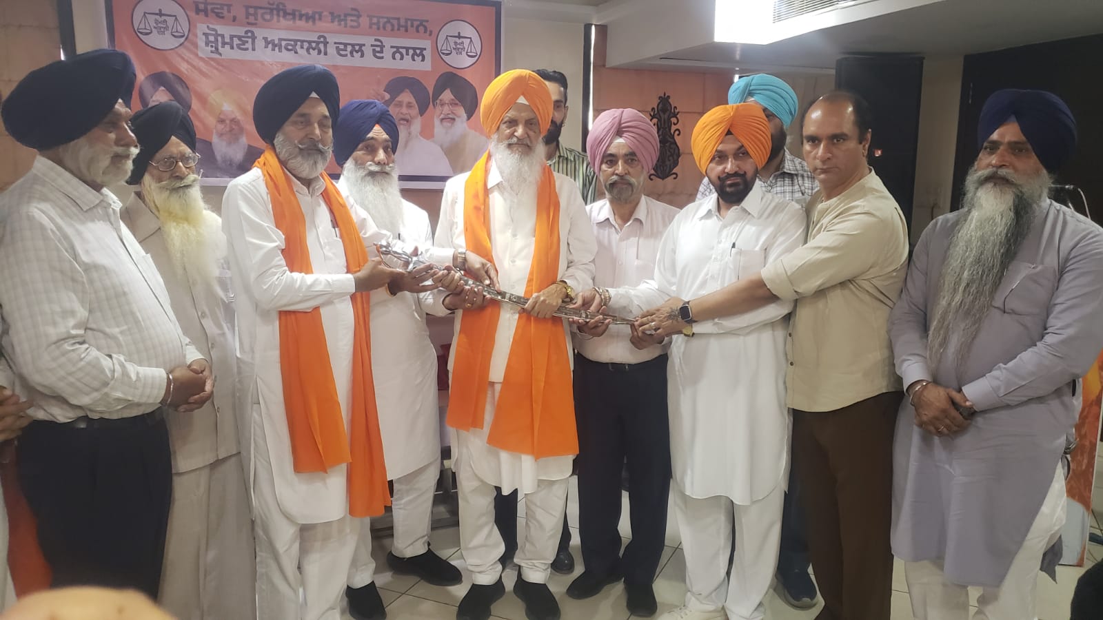 WhatsApp-Image-2026-10-23-at-13.43.16 ਪੰਜਾਬ ਨੂੰ ਬਚਾਉਣਾ ਲਈ ਸਾਰੇ ਮਿਲਕੇ ਅਕਾਲੀ ਦਲ ਦਾ ਸਾਥ ਦੇਣ - ਹੀਰਾ ਸਿੰਘ ਗਾਬੜੀਆ