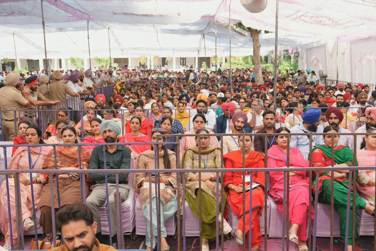 WhatsApp-Image-2026-10-25-at-6.50.08-PM ਅਸੀਂ ਪੰਜਾਬ ਨੂੰ ਸਿੱਖਿਆ ਦੇ ਧੁਰੇ ਵਜੋਂ ਵਿਕਸਤ ਕਰ ਰਹੇ ਹਾਂ: ਮੁੱਖ ਮੰਤਰੀ ਭਗਵੰਤ ਸਿੰਘ ਮਾਨ